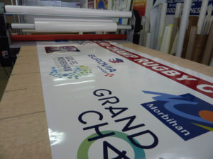 lamination anti UV d'un adhésif