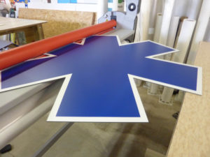 contrecollage adhésif sur support d'un croix de vie